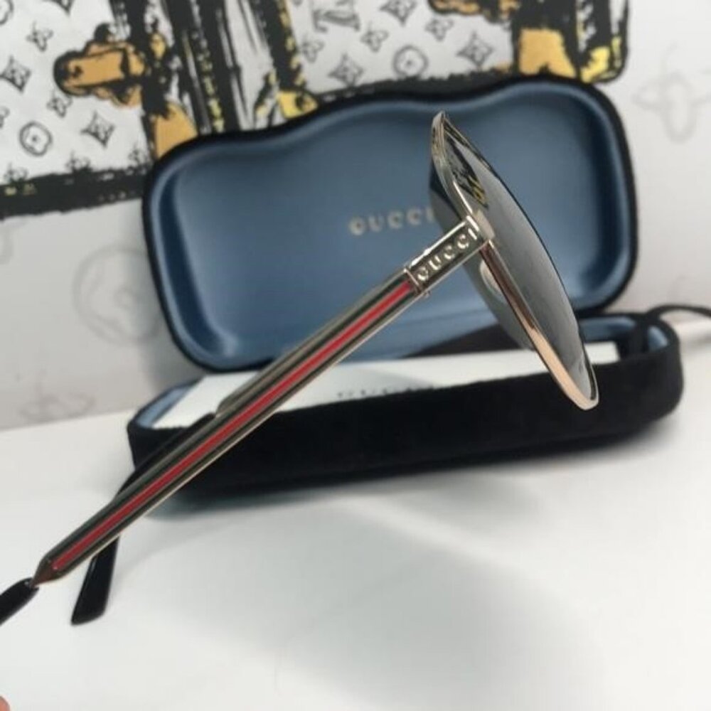 ✨ Brand New Gucci GG0137S 002 Aviator Sunglasses – Gold Frame with Grey Lenses ✨ - Picture 3 of 13